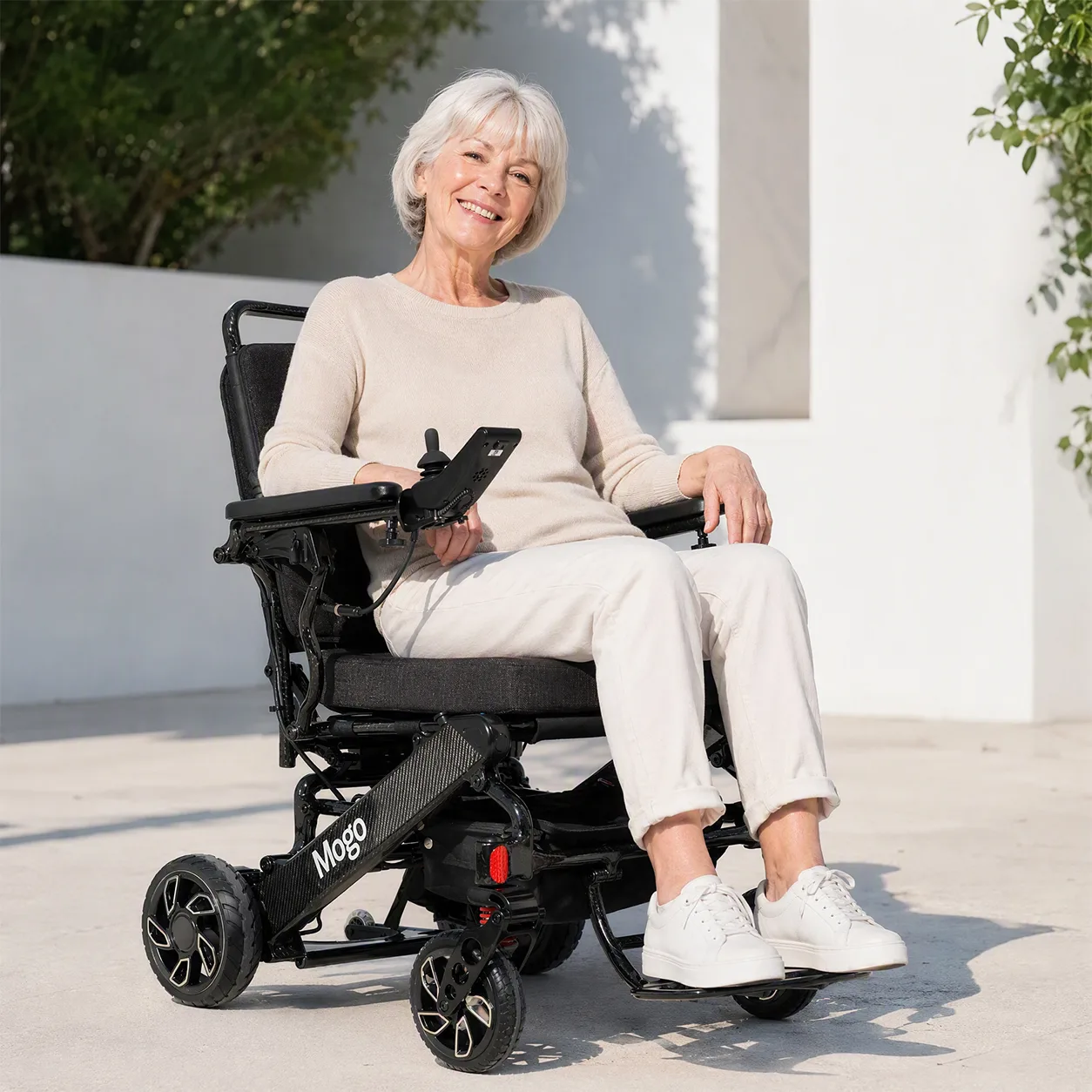 Mogo DC02 Ultra-Lightweight, Yet Strong as Steel