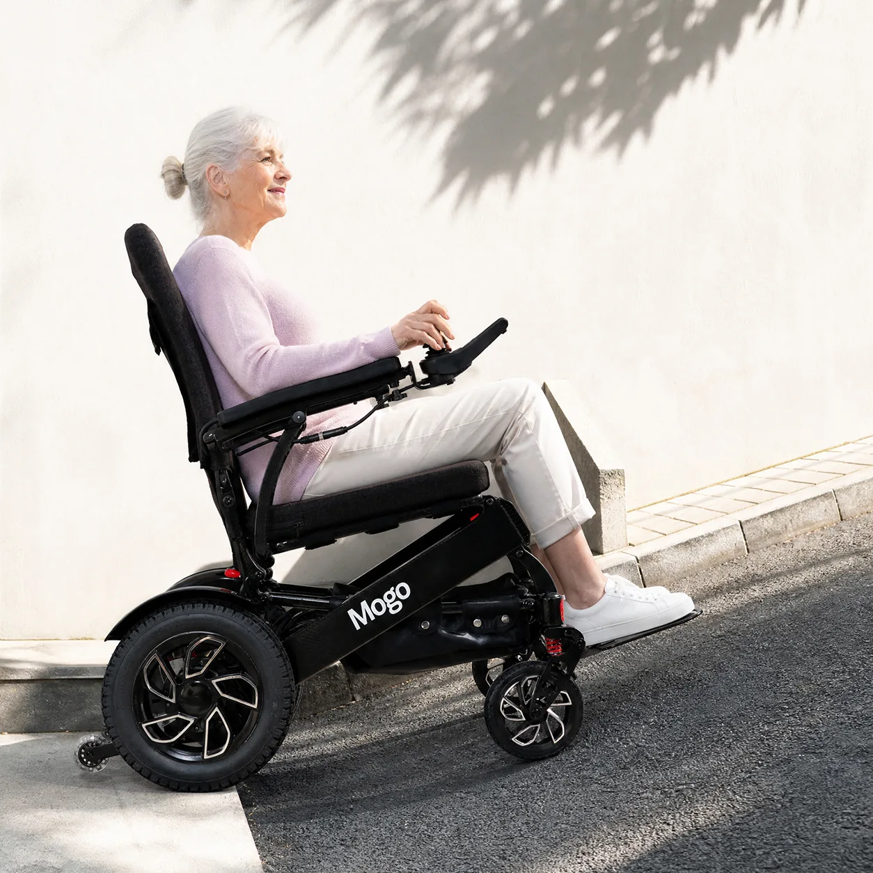 Mogo DC06 Freedom to Explore All Day Without Battery Worry